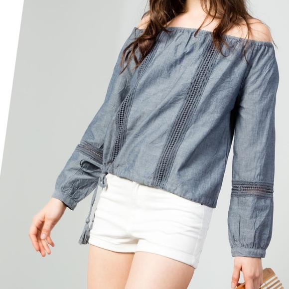 Last 1! NWT Off-the-Shoulder Chambray Top - Picture 2 of 8